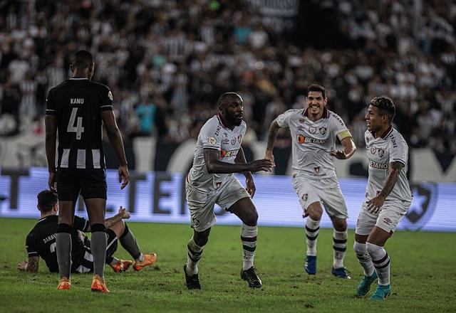 Imagem da noticia Fluminense x Botafogo: onde assistir, escalações e desfalques