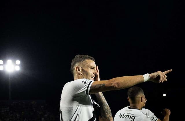 Vegetti celebra gols pelo Vasco com "maturidade" Vegetti celebra gols pelo Vasco com "maturidade"
