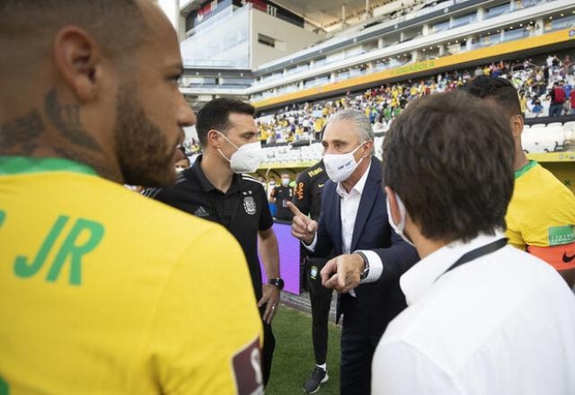 Imagem da noticia Fifa mantém Brasil x Argentina pelas Eliminatórias e reduz pena financeira