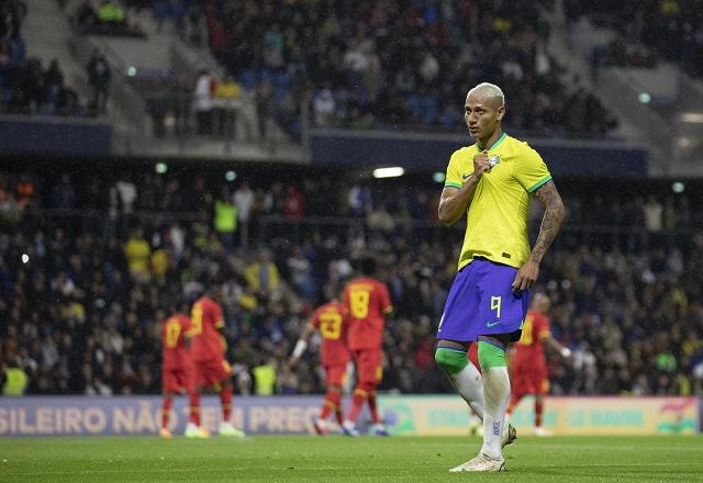 Imagem da noticia "Toda vez que visto a camisa 9, meto gol", exalta Richarlison