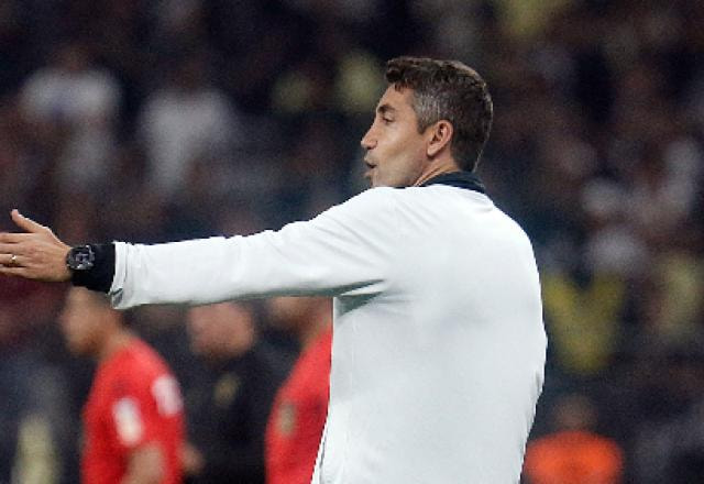 Imagem da noticia Bruno Lage soca a mesa após derrota para o Corinthians: "C******! Acreditem"