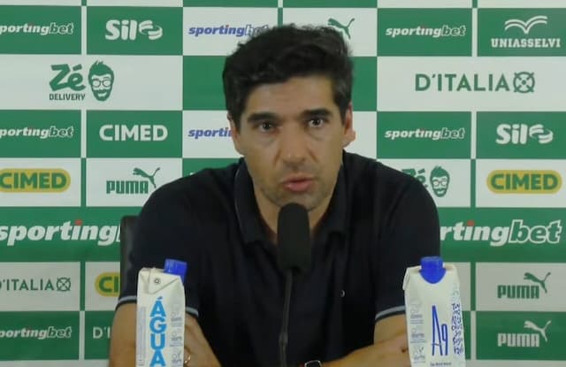 Abel Ferreira defende resultados do Palmeiras e justifica: "Ano de reformulação" Abel Ferreira defende resultados do Palmeiras e justifica: "Ano de reformulação"