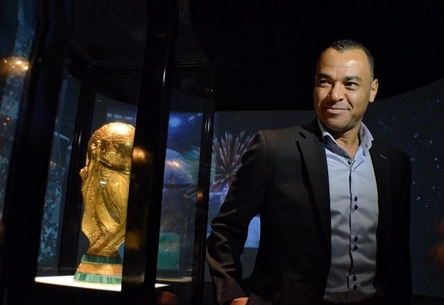 Imagem da noticia Após críticas, Cafu e Rivaldo explicam ausência no velório de Pelé