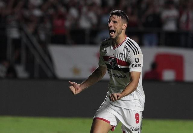 Imagem da noticia Calleri ignora vantagem do São Paulo e projeta "jogo de vida ou morte" contra o Palmeiras