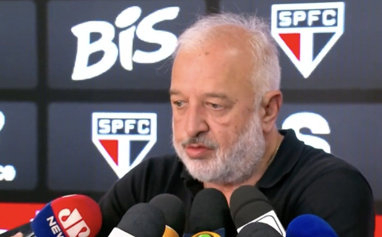 Imagem da noticia "Só posso crer que o VAR não veio", diz diretor do São Paulo após derrota para o Palmeiras