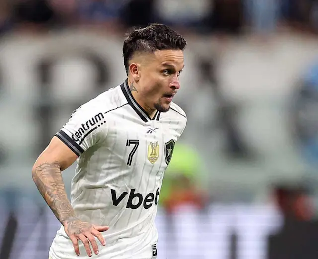 Artur comemora acerto com São Paulo: 'Uma das camisas mais pesadas do mundo" Artur comemora acerto com São Paulo: 'Uma das camisas mais pesadas do mundo"