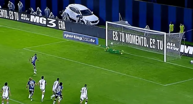 Gol dos caras! Del Valle abre o placar de pênalti contra o Atlético-MG Gol dos caras! Del Valle abre o placar de pênalti contra o Atlético-MG