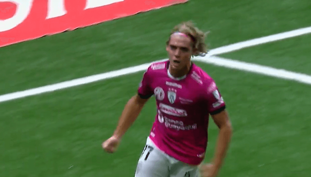 Gol dos caras! Everson dá rebote e Spinelli diminui para o Del Valle Gol dos caras! Everson dá rebote e Spinelli diminui para o Del Valle