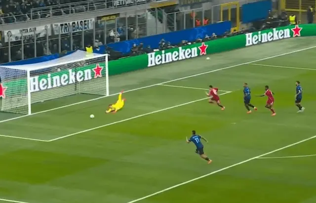 Pressão do Liverpool! Sommer faz boas defesas para salvar a Inter na Champions Pressão do Liverpool! Sommer faz boas defesas para salvar a Inter na Champions