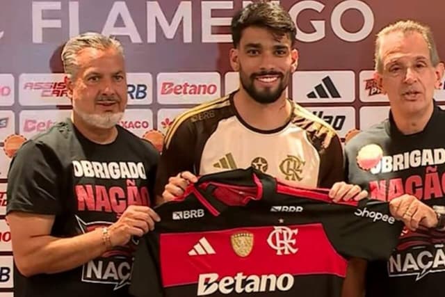 Apresentado no Flamengo, Paquetá se declara e fala sobre gol perdido: "Não consegui dormir" Apresentado no Flamengo, Paquetá se declara e fala sobre gol perdido: "Não consegui dormir"