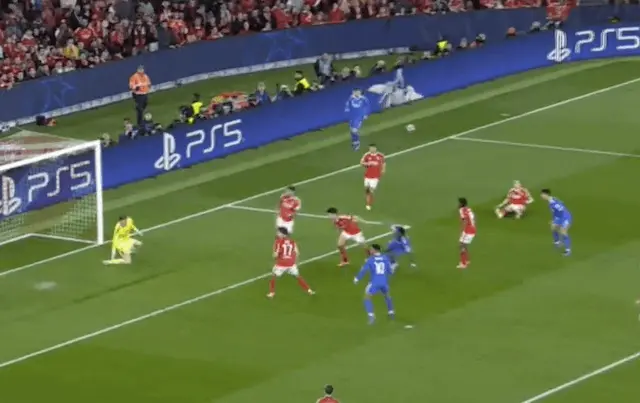 Vini Jr. arrisca e quase marca pelo Real Madrid na Champions Vini Jr. arrisca e quase marca pelo Real Madrid na Champions