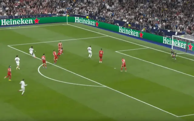 Neuer faz milagre e impede gol do Vini Jr na Champions Neuer faz milagre e impede gol do Vini Jr na Champions