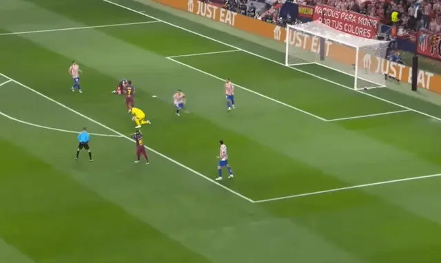 PRESSÃO! Dani Olmo quase marca o segundo do Barcelona no primeiro tempo PRESSÃO! Dani Olmo quase marca o segundo do Barcelona no primeiro tempo