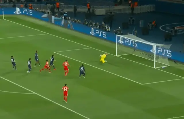 MAIS UM DO BAYERN! Michael Olise empata o confronto na Champions MAIS UM DO BAYERN! Michael Olise empata o confronto na Champions