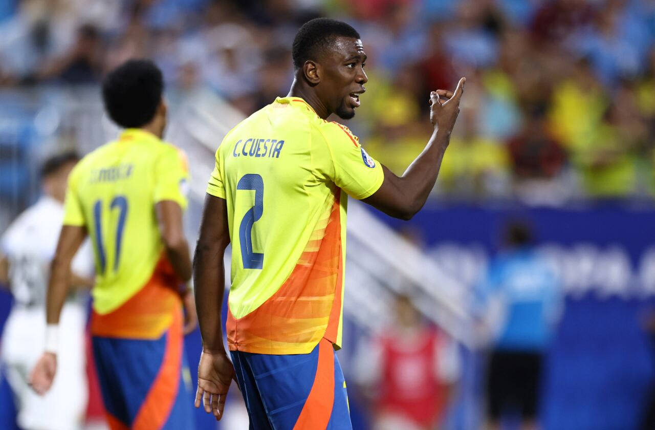 Imagem da noticia Vasco abre negociações com Galatasaray pelo zagueiro Carlos Cuesta