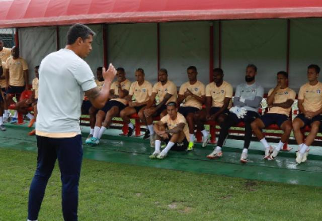 Imagem da noticia Carpini se apresenta a jogadores e comanda primeiro treino no São Paulo