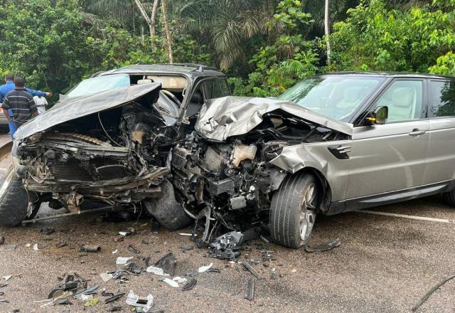 Imagem da noticia Goleiro do Ajax se envolve em acidente de carro às vésperas das Eliminatórias