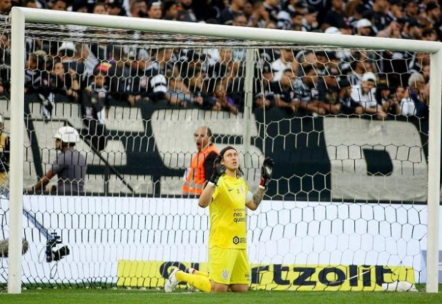 Imagem da noticia Corinthians detecta subluxação no ombro esquerdo de Cássio