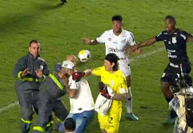 Imagem da noticia Cássio, do Corinthians, é atingido após invasão de torcedores do Santos