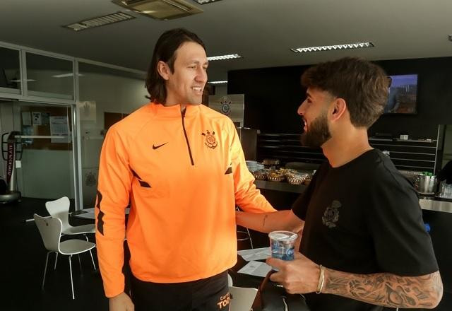 Imagem da noticia Cássio recepciona Yuri Alberto, que manda recado à torcida do Corinthians