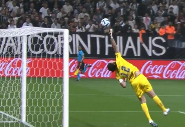 Imagem da noticia Cássio faz grande defesa e salva Corinthians contra Newell's Old Boys
