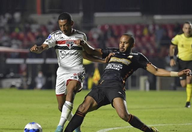Imagem da noticia Ceni escala garotos de Cotia, e São Paulo vence o Ayacucho no Morumbi