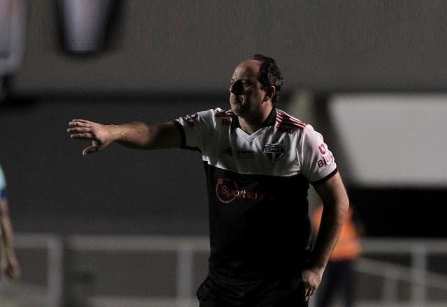 Imagem da noticia Ceni vê "péssima" atuação do São Paulo e diz que virada "é obrigação"