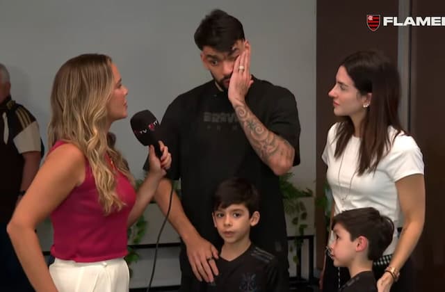 Lucas Paquetá desembarca no Rio e é recebido com festa da torcida do Flamengo Lucas Paquetá desembarca no Rio e é recebido com festa da torcida do Flamengo