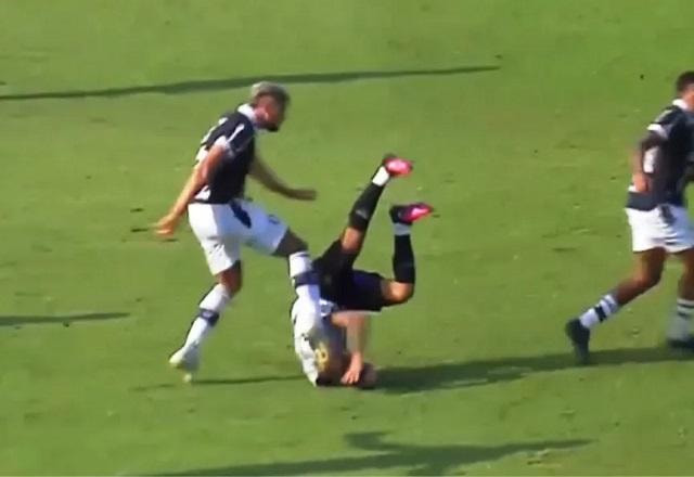 Imagem da noticia Jogador chuta cabeça de adversário em jogo da Série C; veja vídeo