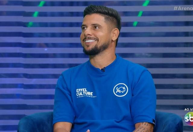 Imagem da noticia Cicinho: "O Palmeiras não ganha nem par ou ímpar esse ano"