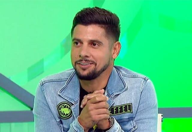 Imagem da noticia Cicinho: "De que adianta o Corinthians ser campeão da Sula e rebaixado?"