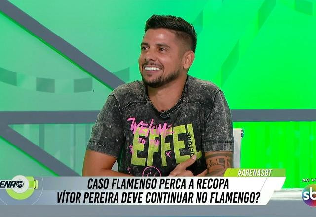 Imagem da noticia CR7 e Coutinho? Cicinho ironiza tentativas do Corinthians: "Passando vergonha"