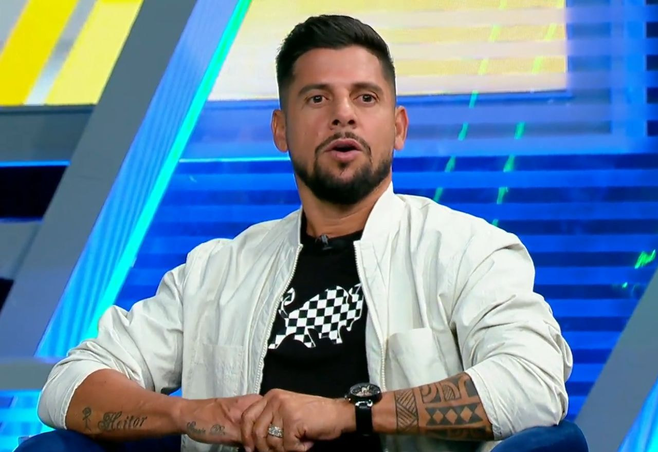 Imagem da noticia "Flamengo não ganha o Brasileirão e não passa da semifinal da Libertadores", crava Cicinho