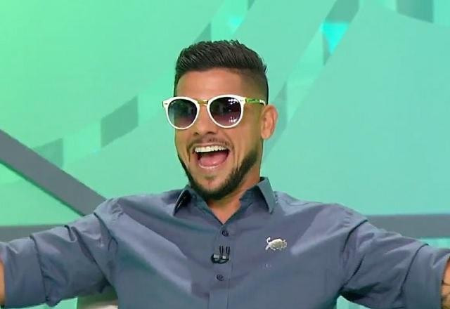 Imagem da noticia Cicinho diz que Pedro parece conformado no banco: "Quer viver de status"