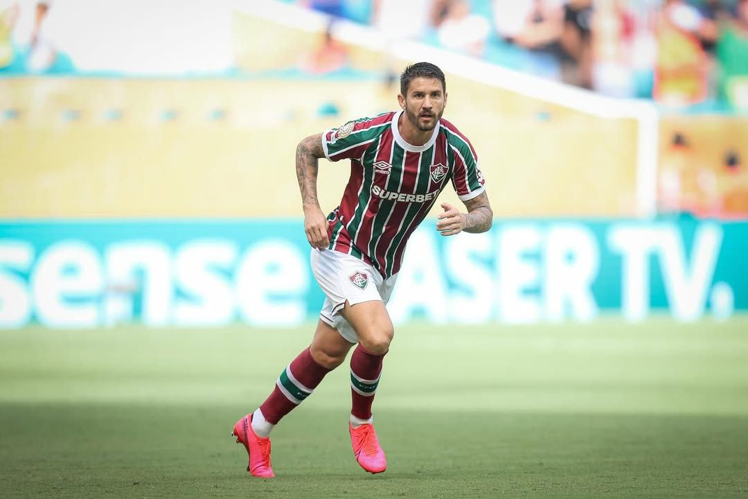Imagem da noticia Everaldo projeta volta do Fluminense ao Brasil: "Vão jogar com a gente como se jogassem com europeus"