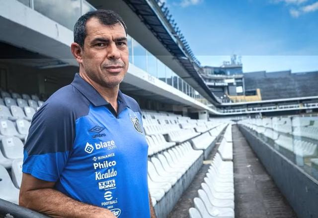 Imagem da noticia Clube japonês critica postura do Santos por Carille e diz que tomará medidas