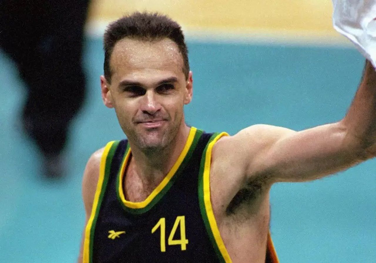 Imagem da noticia Clubes brasileiros prestam homenagens a Oscar Schmidt