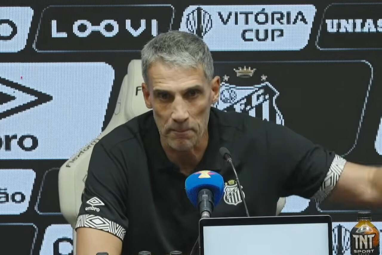 Imagem da noticia Vojvoda admite atuação abaixo do esperado, mas valoriza entrega do Santos no clássico