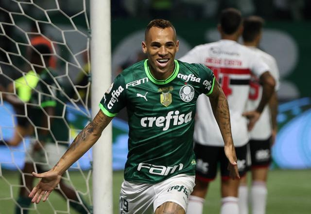 Imagem da noticia Palmeiras dá show, goleia o São Paulo por 5 a 0 e espanta crise