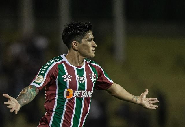 Imagem da noticia Com dois de Cano, Fluminense bate o Athletico-PR e volta a vencer no Brasileirão