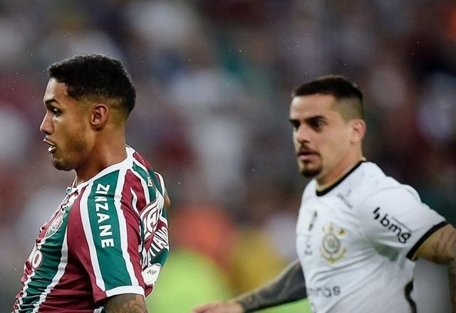 Imagem da noticia Com gol de Róger Guedes, Corinthians busca empate com o Fluminense no Maracanã