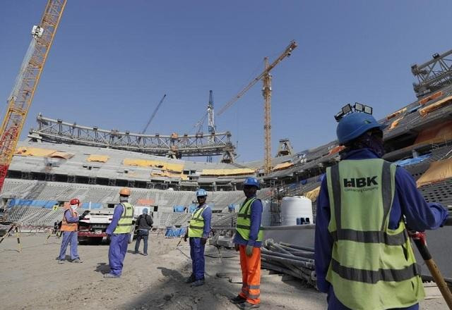 Imagem da noticia "Escravidão moderna": relatório aponta abusos na construção dos estádios da Copa