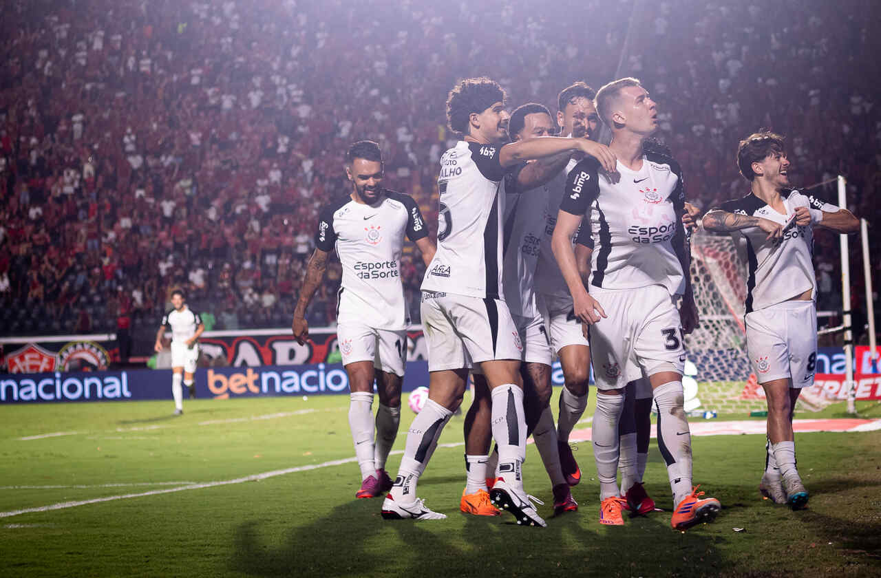 Imagem da noticia Charles, do Corinthians, desabafa após vitória: ''Precisava desse gol''