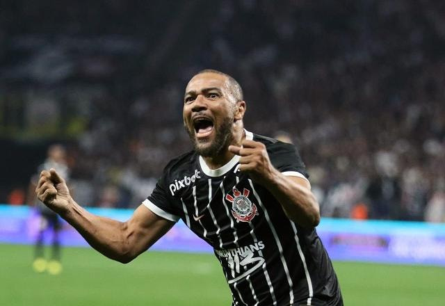 Imagem da noticia Corinthians x Real Madrid: Timão comemora 113 anos com ídolos do Mundial em campo