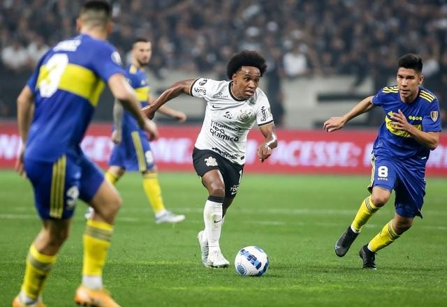 Imagem da noticia Corinthians chega à Argentina e pode ter Willian contra o Boca Juniors