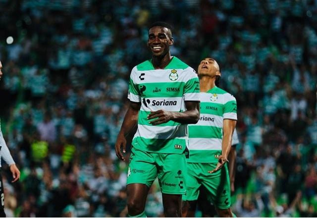 Imagem da noticia Corinthians e Santos Laguna finalizam acordo para contratação de Félix Torres