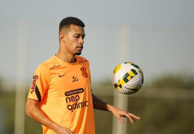 Imagem da noticia Corinthians encaminha venda de João Victor para o Benfica, diz jornal
