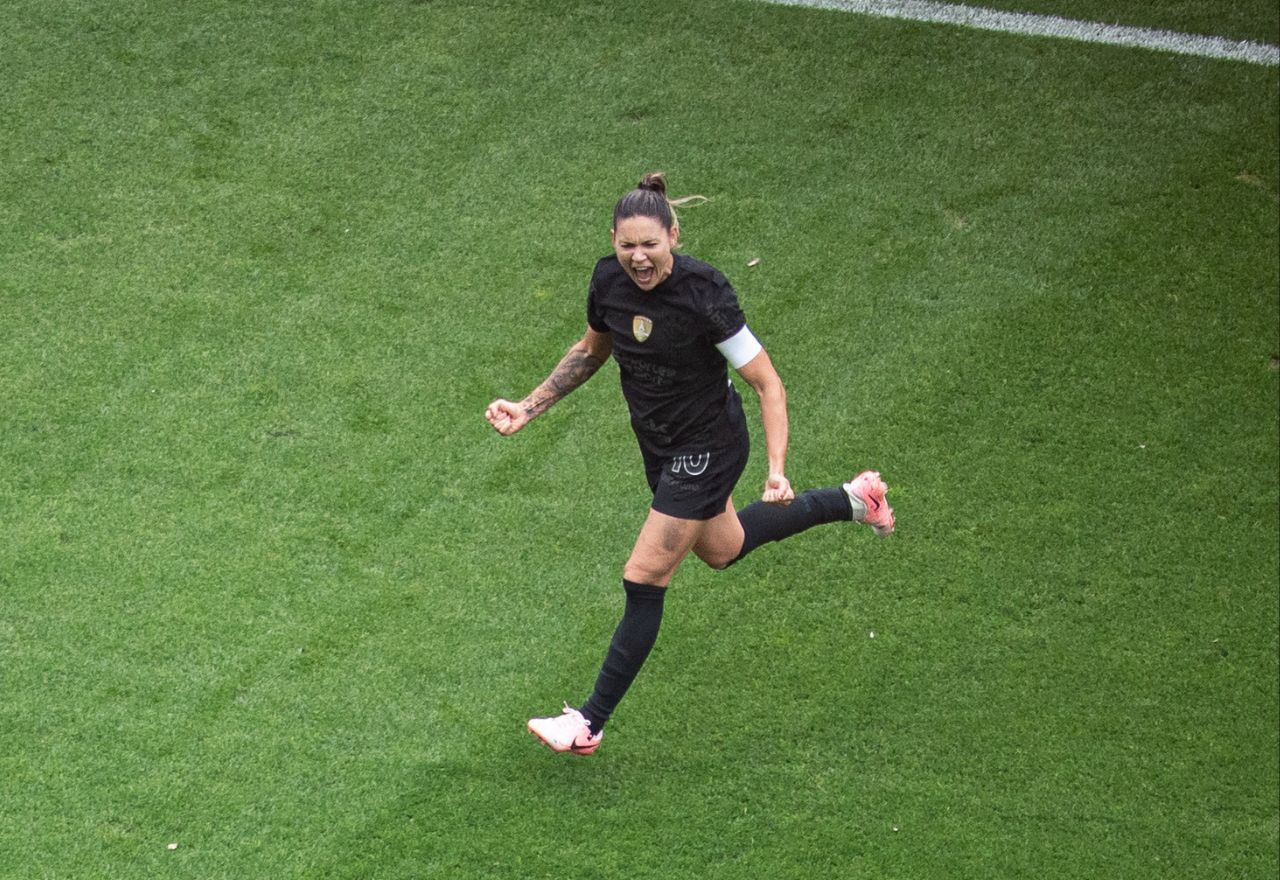 Imagem da noticia Corinthians vence Palmeiras e larga na frente por título do Paulistão Feminino