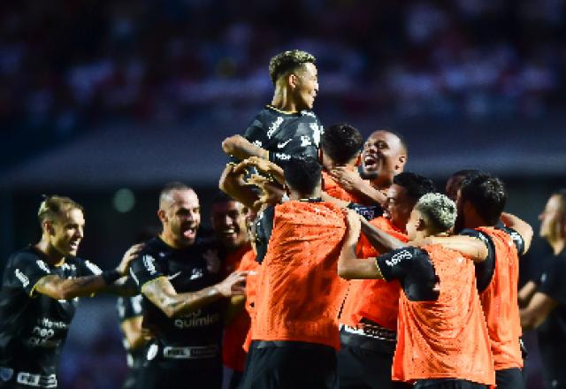 Imagem da noticia Corinthians quebra tabu e vence São Paulo no Morumbi