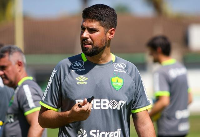 Imagem da noticia Corinthians se aproxima de acerto com técnico Antônio Oliveira